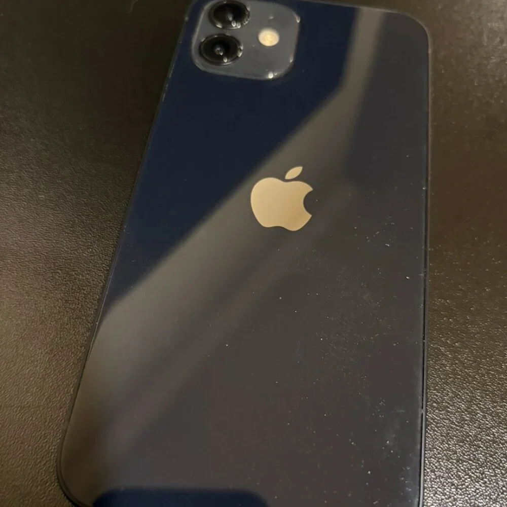 iPhone 12 – 64GB (Unlocked) – Cracked / Damaged Screen – Fully Functional